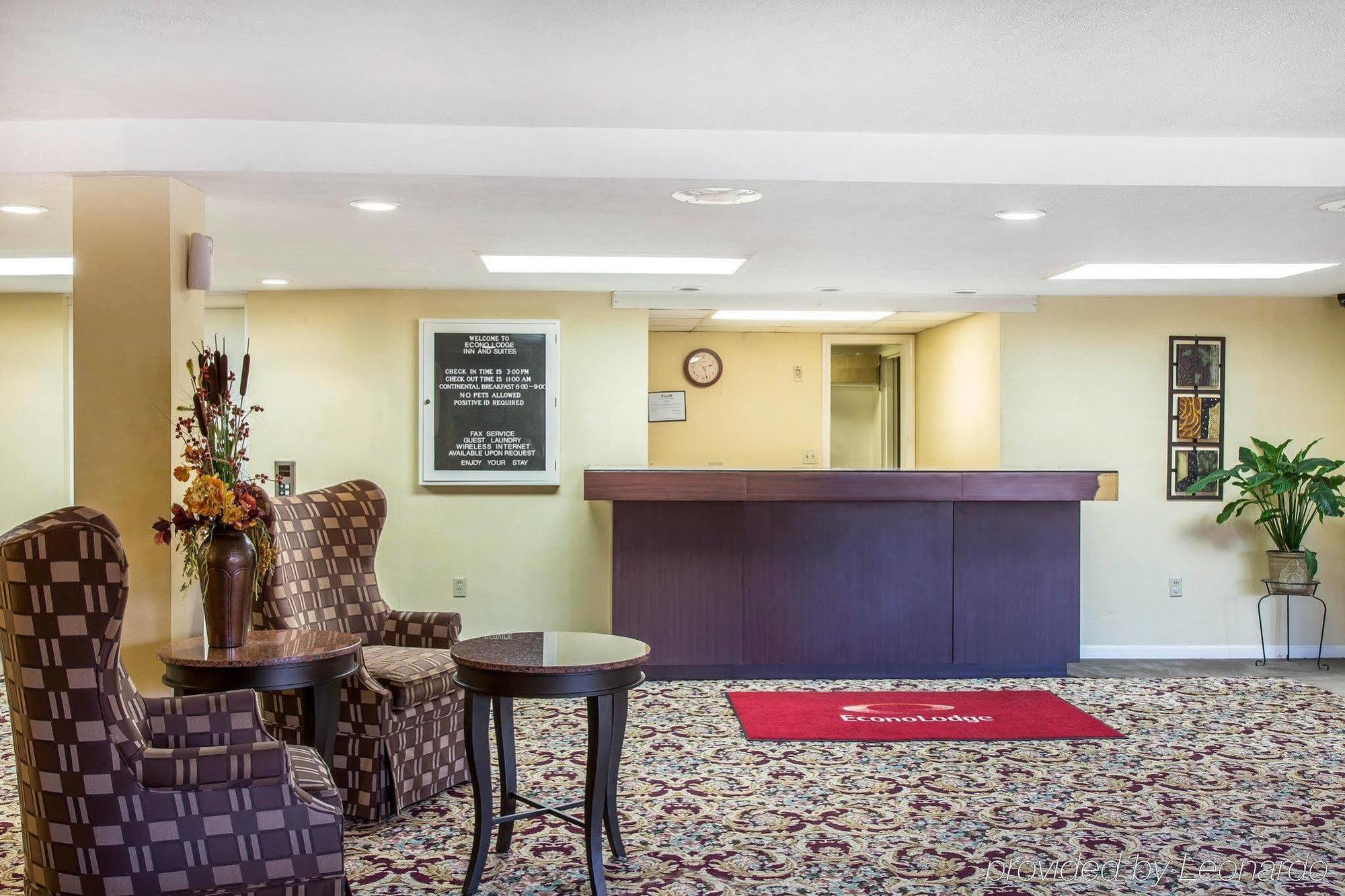 Econo Lodge Inn & Suites Groton Exterior foto
