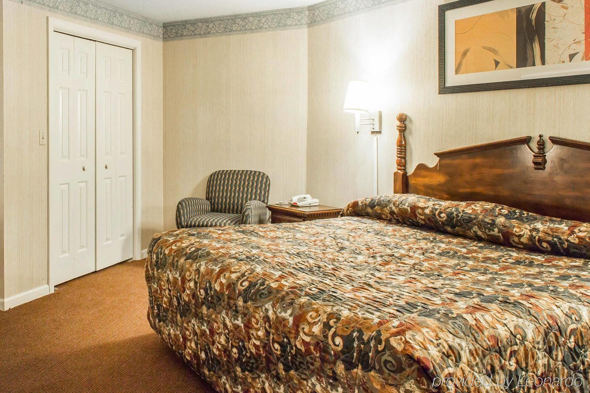 Econo Lodge Inn & Suites Groton Exterior foto