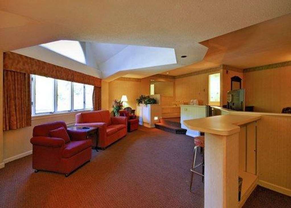 Econo Lodge Inn & Suites Groton Quarto foto
